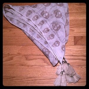 Skull scarf with tassel